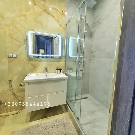 Royal Place 18 Apartment *
