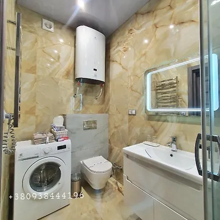 Royal Place 18 *